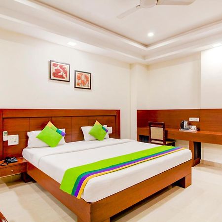 Treebo Trend Hotel Jp Plaza Nampally Hyderabad Esterno foto