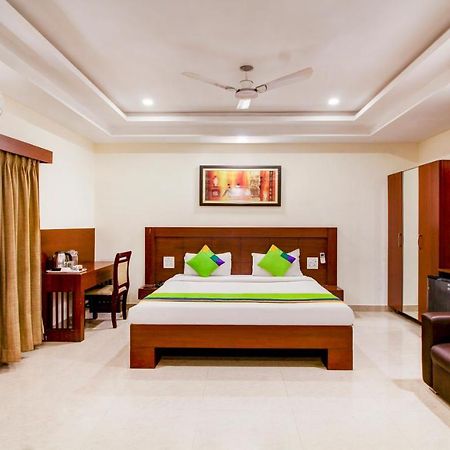 Treebo Trend Hotel Jp Plaza Nampally Hyderabad Esterno foto
