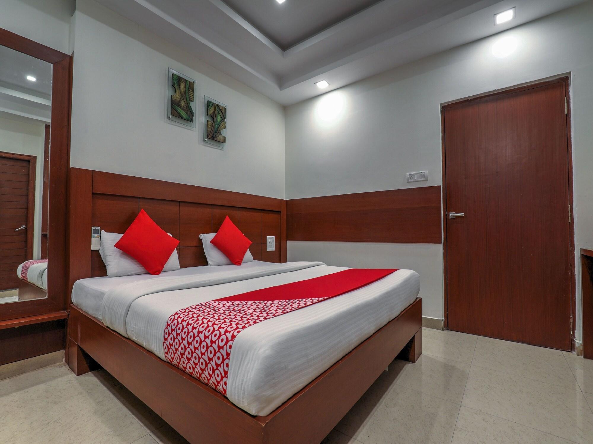 Treebo Trend Hotel Jp Plaza Nampally Hyderabad Esterno foto