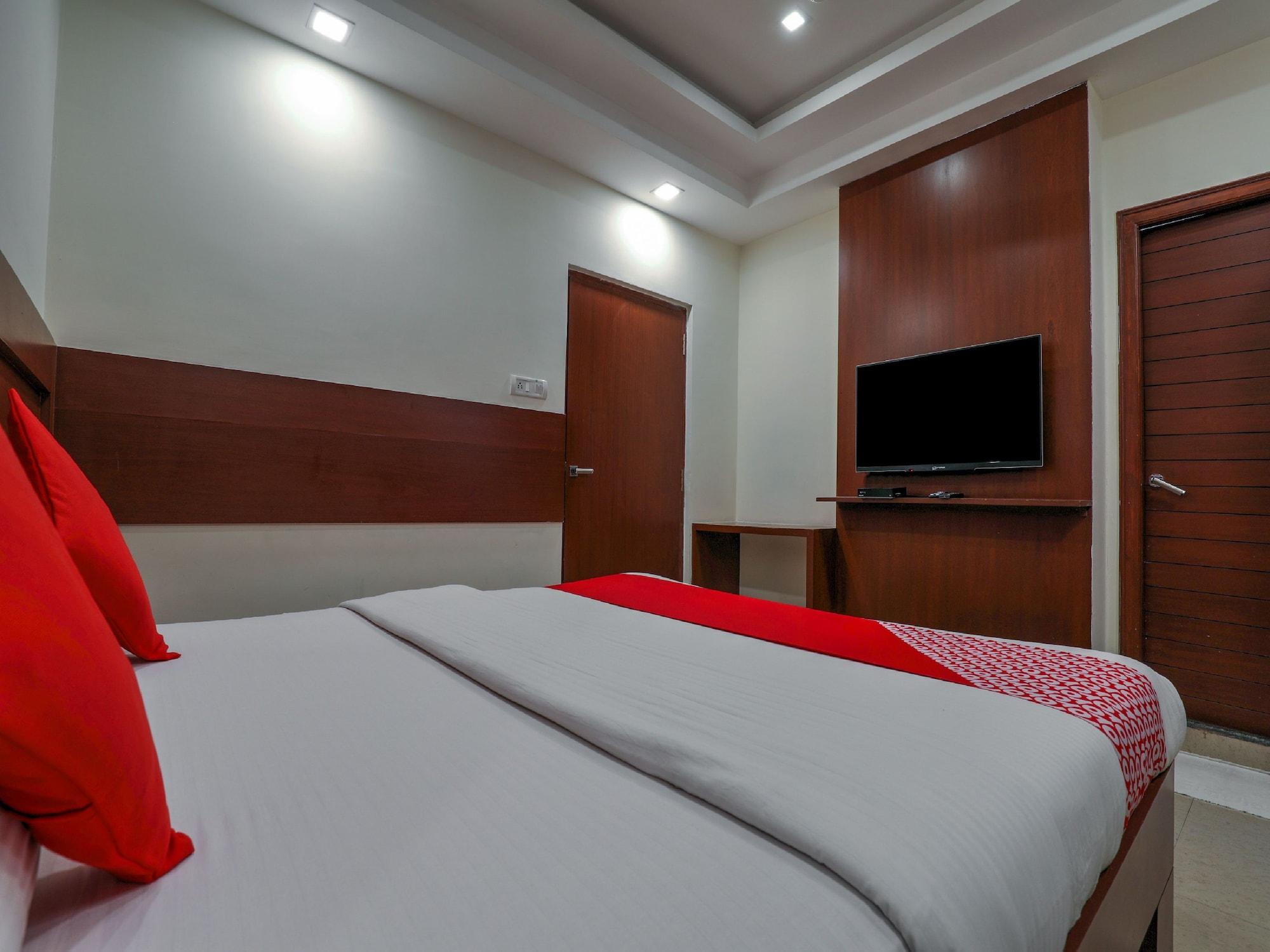 Treebo Trend Hotel Jp Plaza Nampally Hyderabad Esterno foto