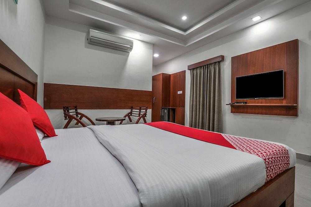 Treebo Trend Hotel Jp Plaza Nampally Hyderabad Esterno foto