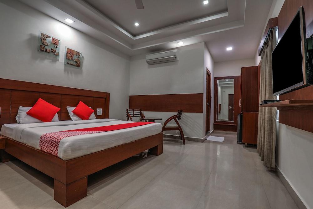 Treebo Trend Hotel Jp Plaza Nampally Hyderabad Esterno foto