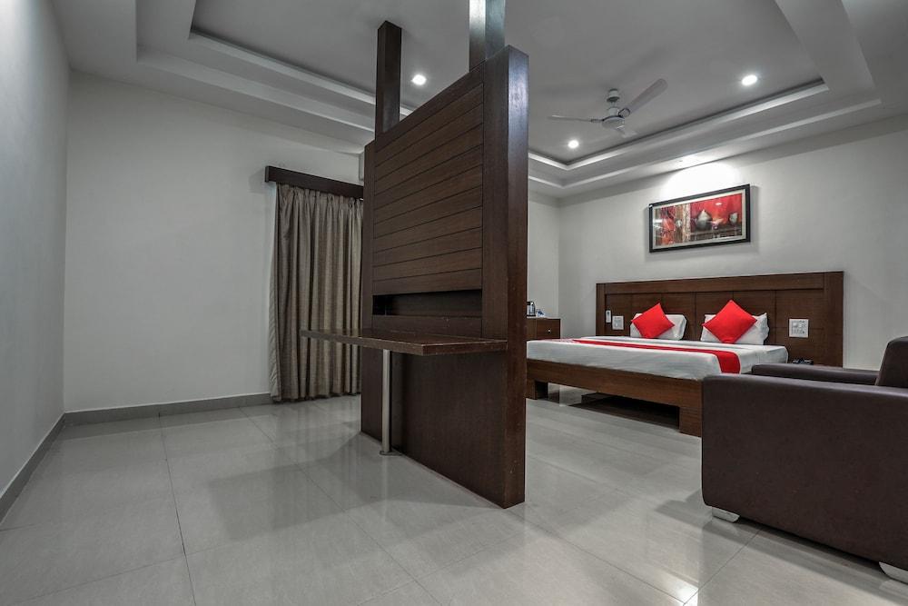 Treebo Trend Hotel Jp Plaza Nampally Hyderabad Esterno foto