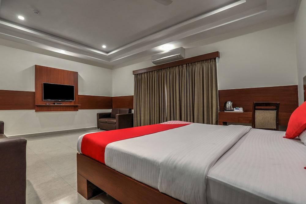 Treebo Trend Hotel Jp Plaza Nampally Hyderabad Esterno foto