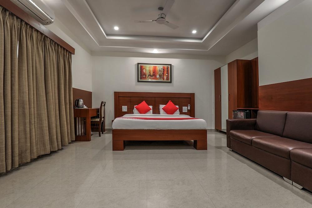 Treebo Trend Hotel Jp Plaza Nampally Hyderabad Esterno foto