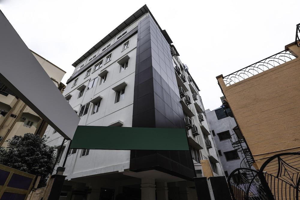 Treebo Trend Hotel Jp Plaza Nampally Hyderabad Esterno foto