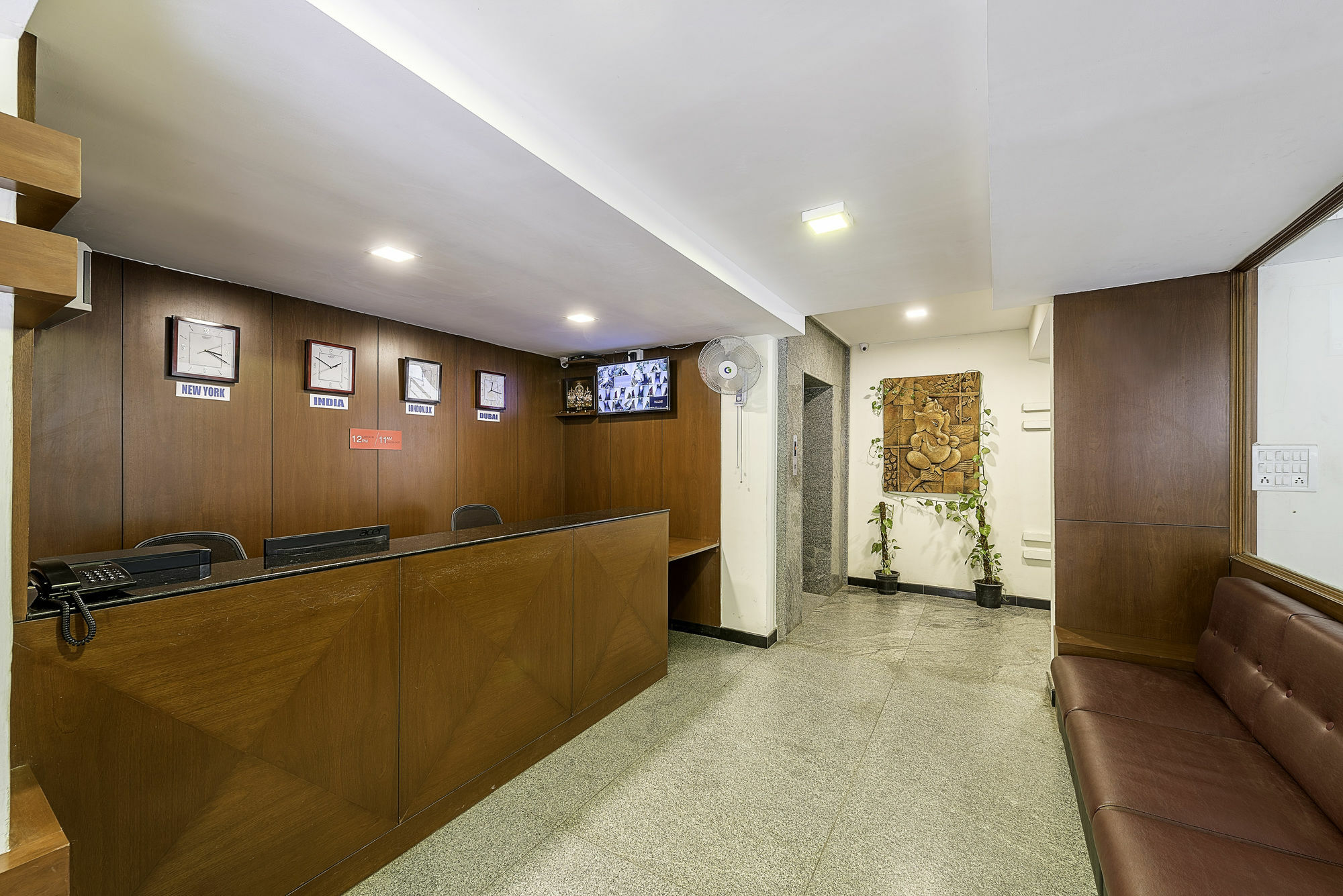 Treebo Trend Hotel Jp Plaza Nampally Hyderabad Esterno foto