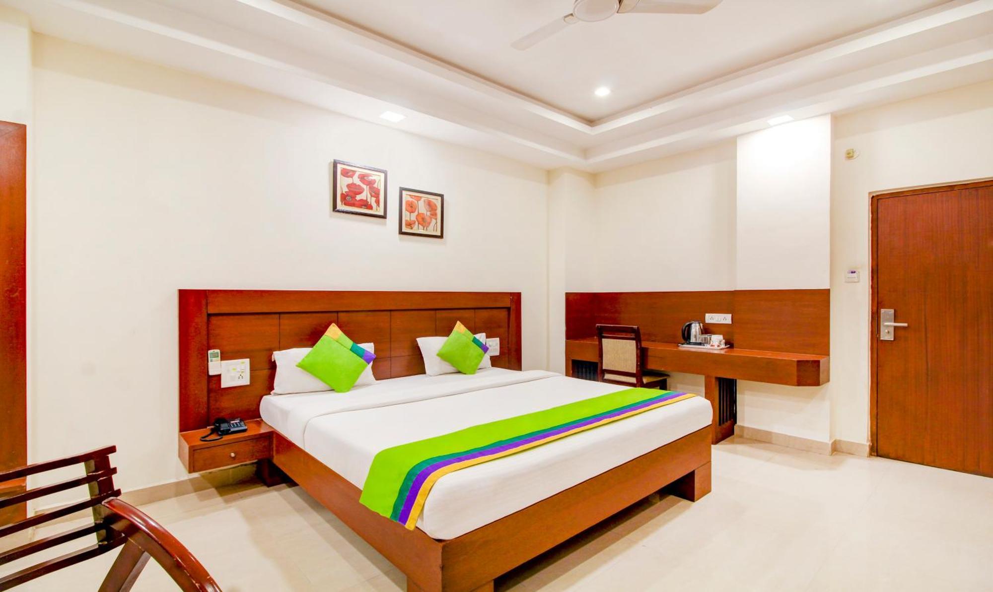 Treebo Trend Hotel Jp Plaza Nampally Hyderabad Esterno foto