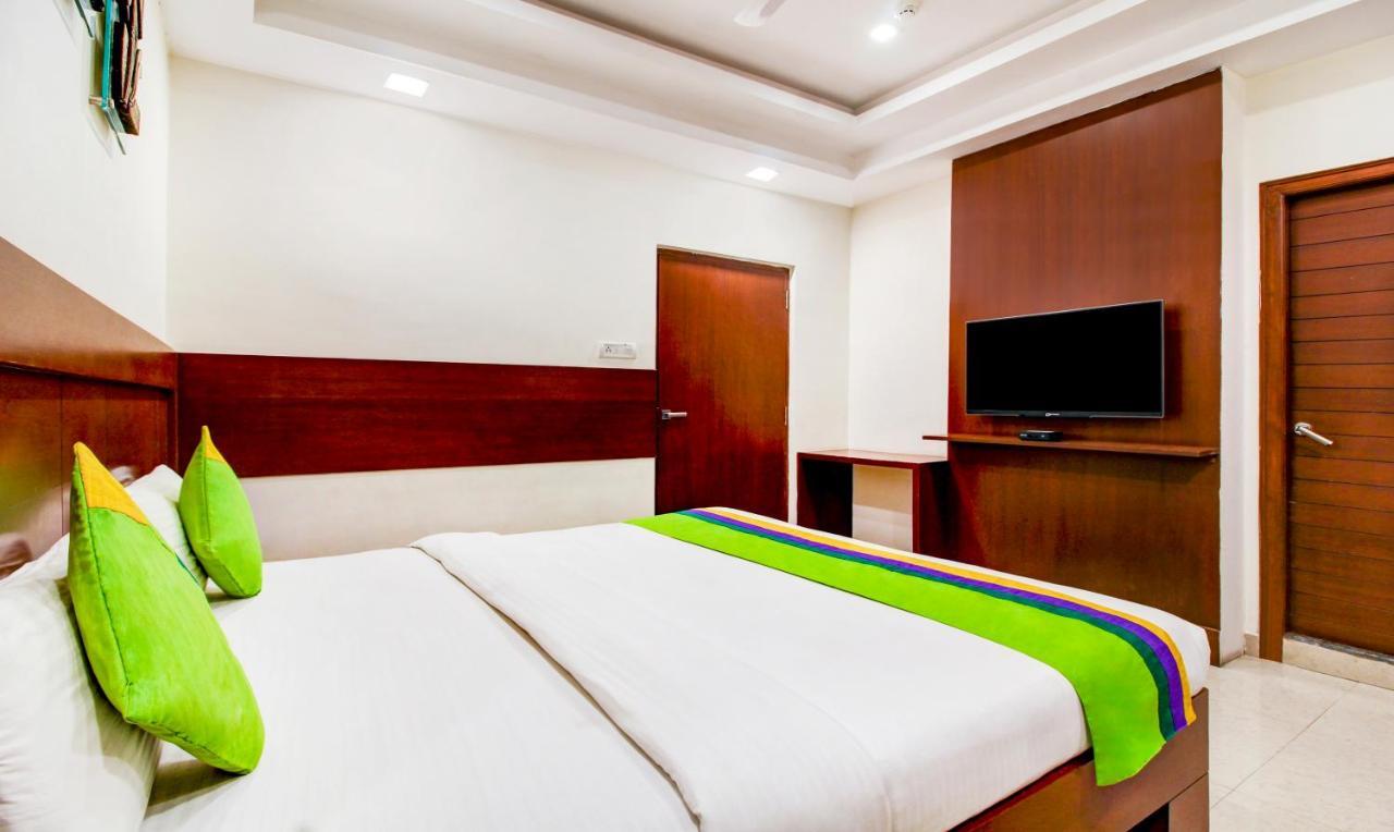 Treebo Trend Hotel Jp Plaza Nampally Hyderabad Esterno foto