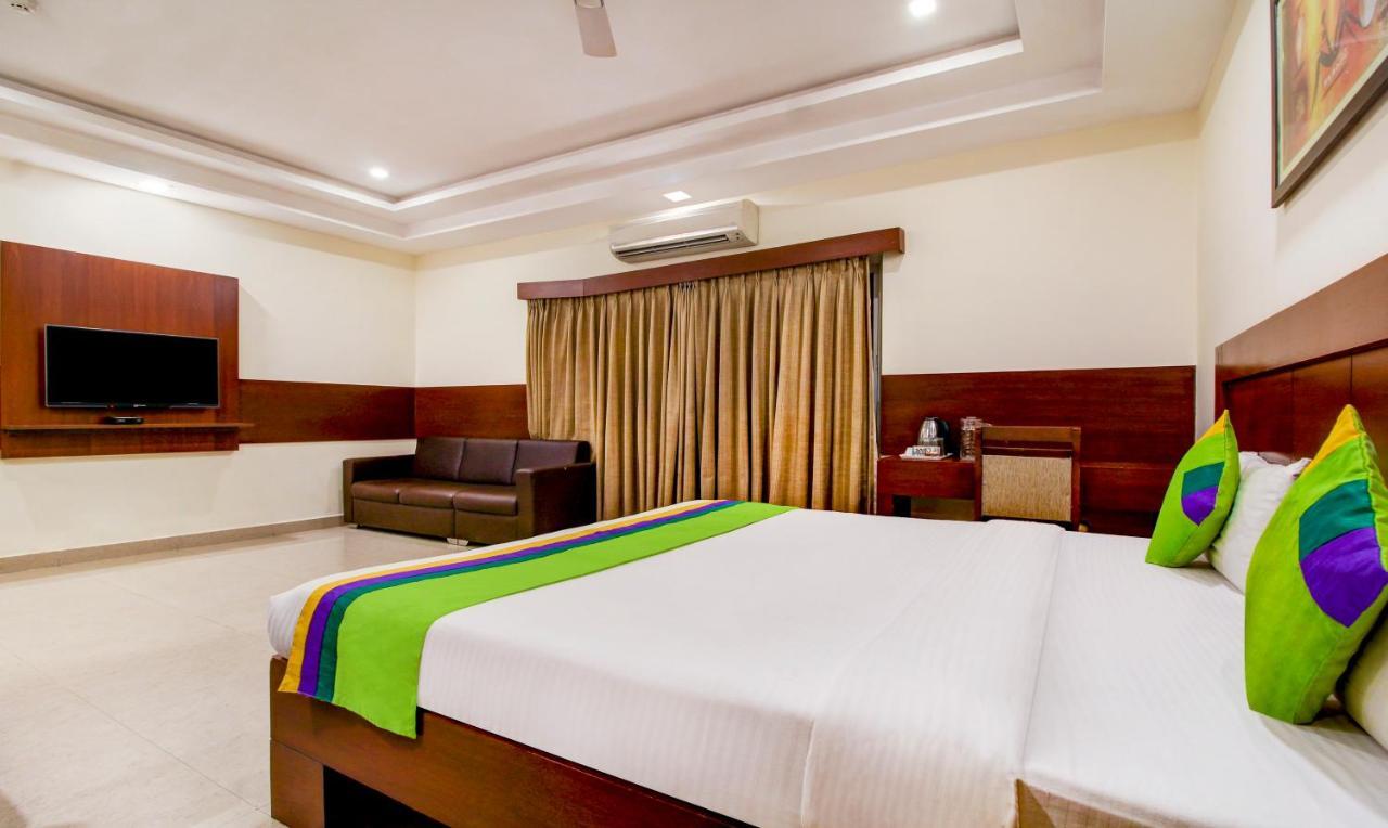 Treebo Trend Hotel Jp Plaza Nampally Hyderabad Esterno foto